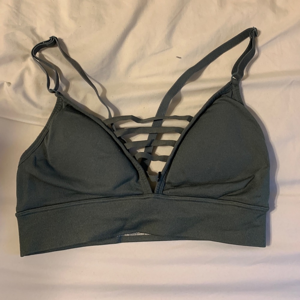 VS Sport strappy bra Small